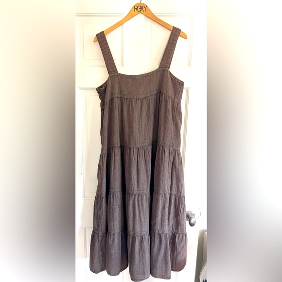 Billabong Dresses & Skirts - Billabong Tiered Maxi Sundress Size L